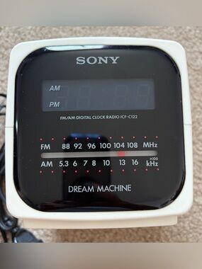 Sony Dream Machine Clock Radio - White and Black ICF-C122